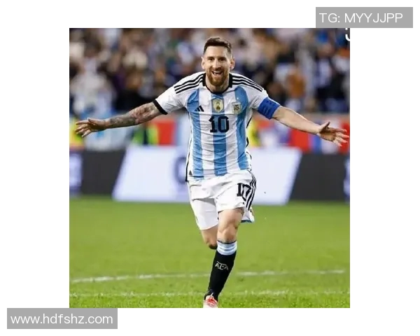 足球巨星跨国合影传递友谊与合作精神不同文化背景下的团结时刻